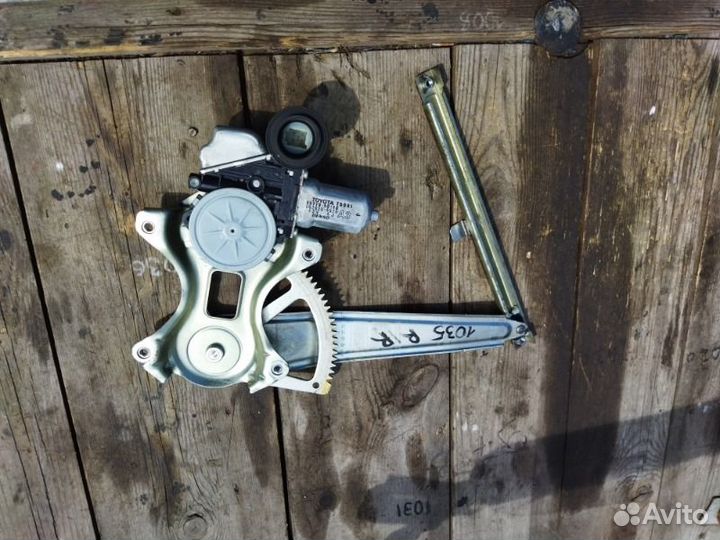 Стеклоподъемник задний правый Lexus Ls600Hl UVF46