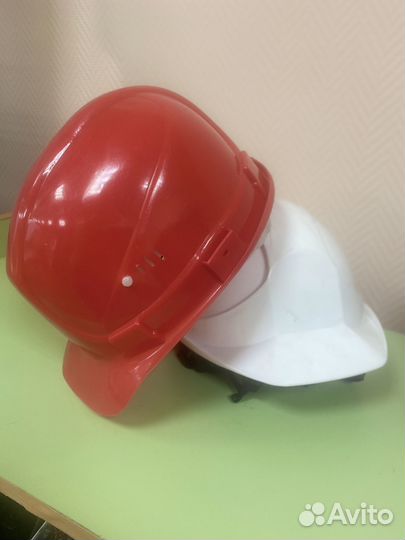Каска защитная белая