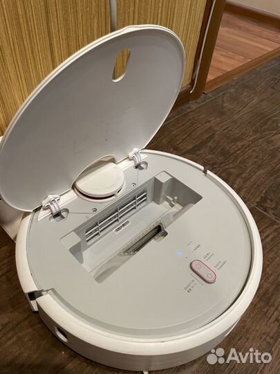 Продам робот-пылесос Xiaomi Mi Robot Vacuum Cleane