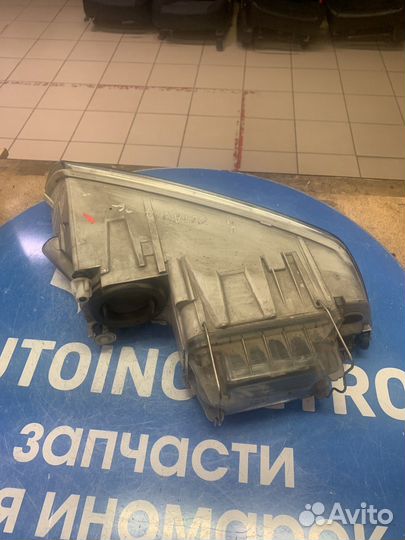 Фара правая Skoda Oсtavia A5 ксенон 1Z1941016A