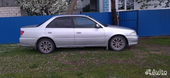 Toyota Carina 1.5 AT, 1998, 250 000 км