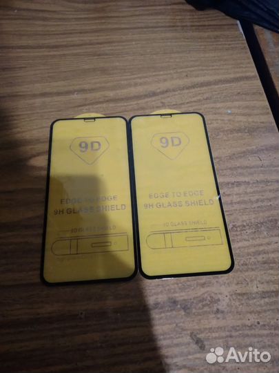 Защитное стекло на iPhone