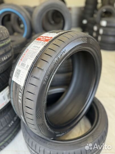 Kumho Ecsta PS91 225/45 R18 и 245/40 R18 98Y