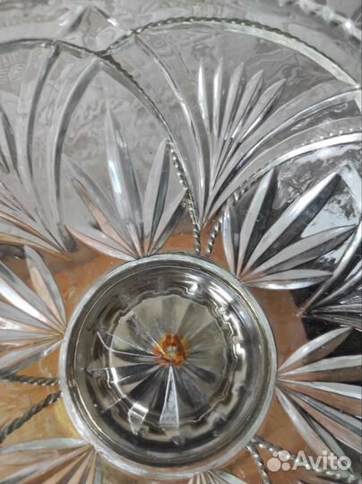 Ваза для фруктов на ножке