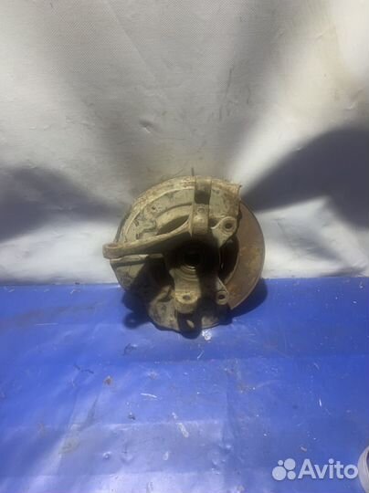 Кулак поворотный левый hyundai lantra j2