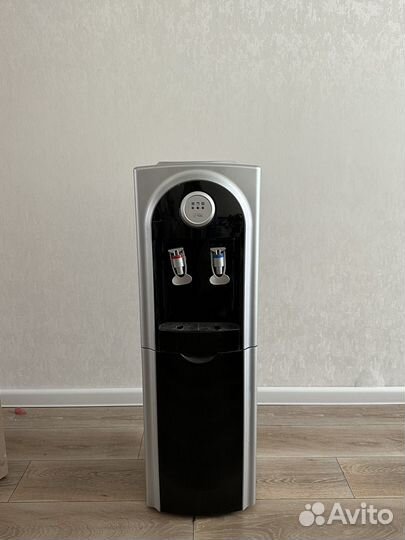 Кулер для воды с холодильником