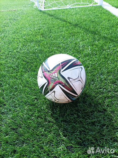 Футбольный мяч adidas 3