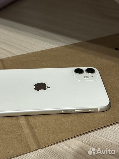 iPhone 11, 64 ГБ