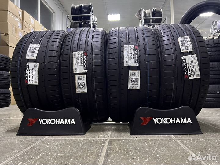 Yokohama Advan Sport V105 275/35 R19 и 245/40 R19 100Y