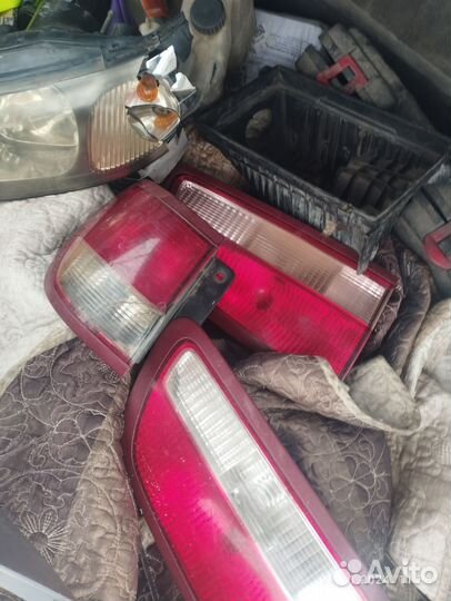 Запчасти от авенира W11