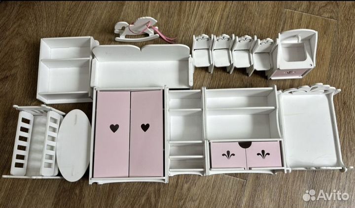Кукольный домик с мебелью