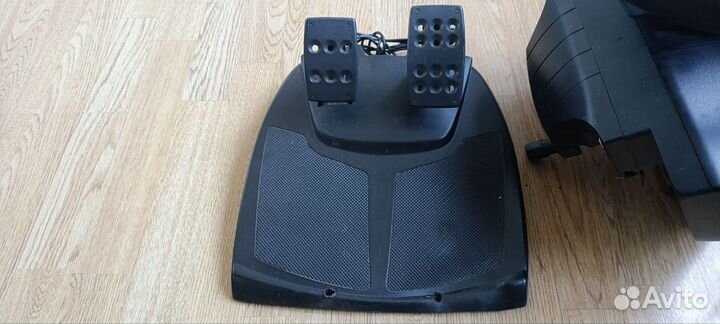 Игровой руль для пк Logitech Momo Racing