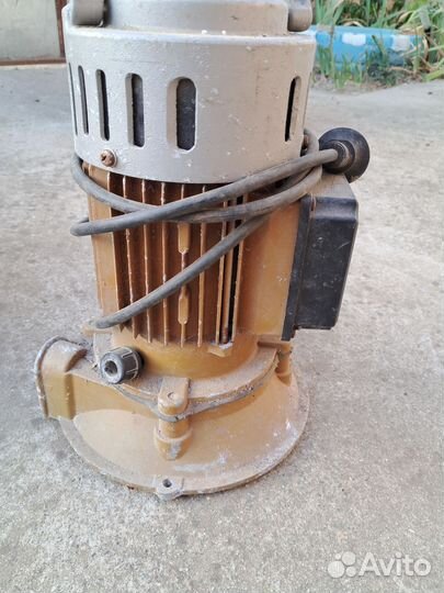 Бытовой центробежный насос для скважины