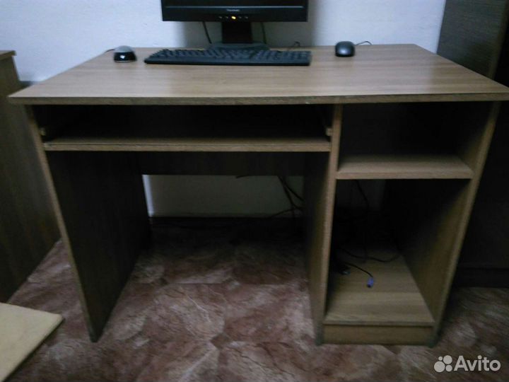 Компьютерный стол