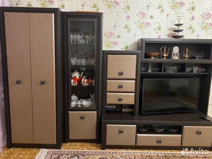 Стенка в гостиную со шкафом
