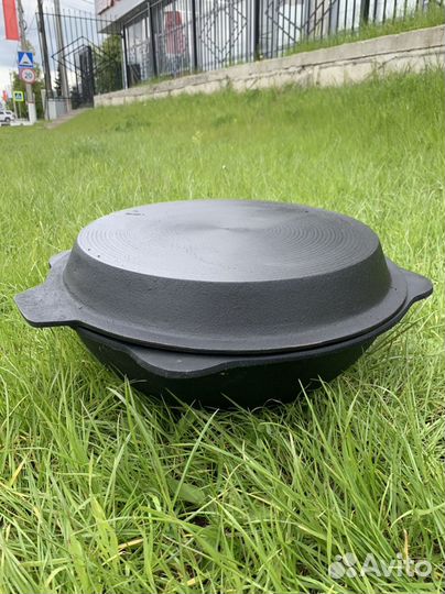Казан с чугунной крышкой сковородой