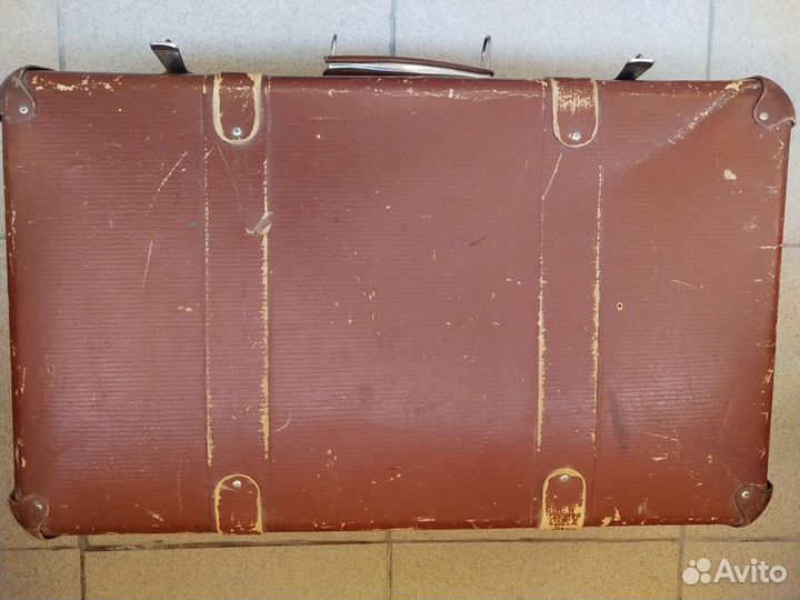 Чемодан старинный