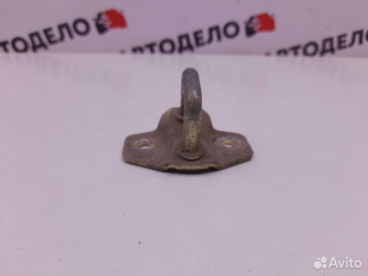 Петля замка багажника Daihatsu Gran Move 2000