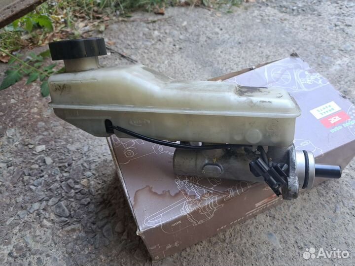 Главный тормозной цилиндр для Hyundai GrandStarex