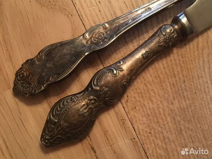 Старинные вилка и нож