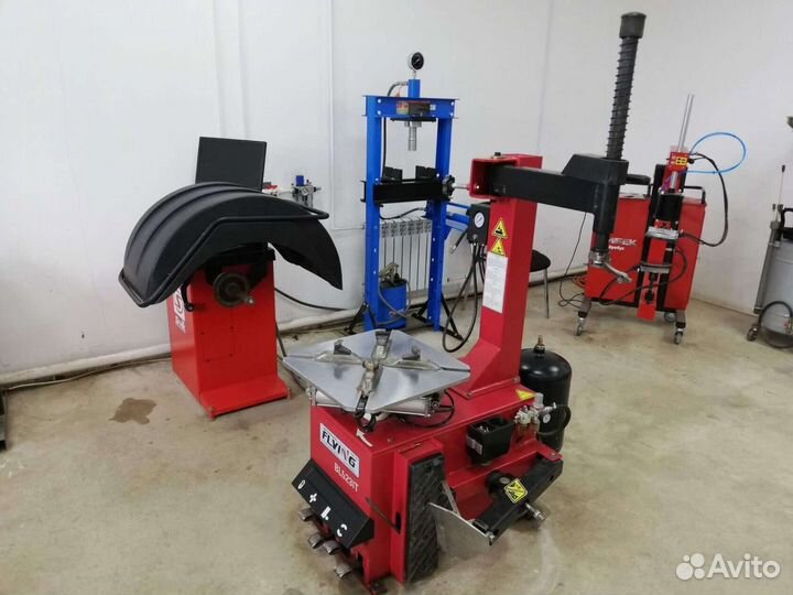 Мастер шиномонтажа