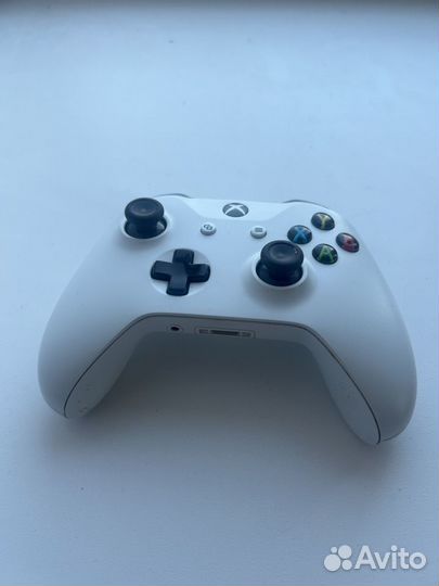 Геймпад Xbox One s