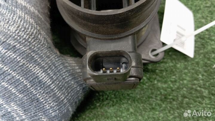 Датчик расхода воздуха Volkswagen Jetta