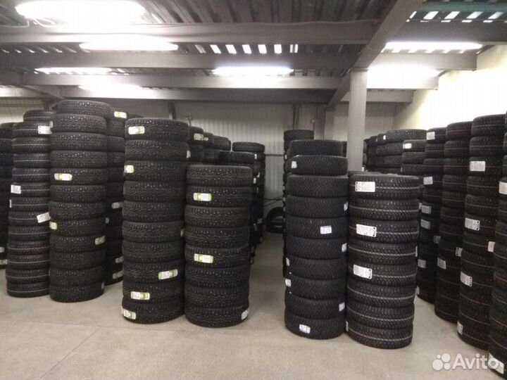 Pirelli Ice Zero 275/35 R20 102T