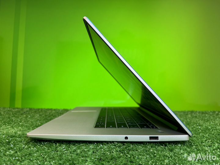 Ультрабук Honor MagicBook / Core i5 / Iris Xe