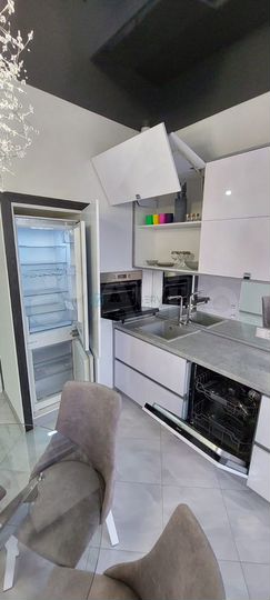 4-к. квартира, 102 м², 12/12 эт.