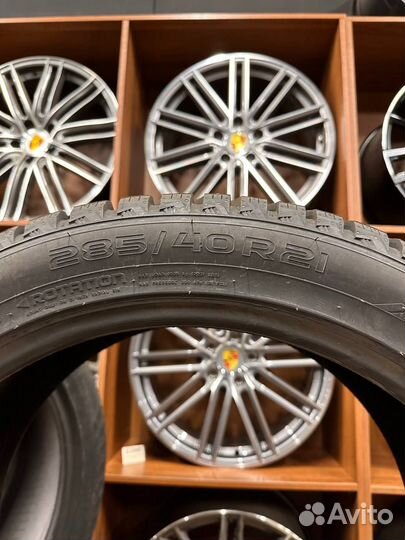 Nokian Tyres Hakkapeliitta 10p SUV 285/40 R21 и 315/35 R21 109T