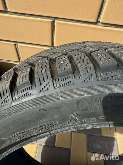 Michelin X-Ice North 4 275/40 R21 107