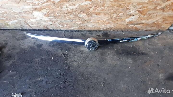 Накладка двери багажника Opel Insignia 2008-2017