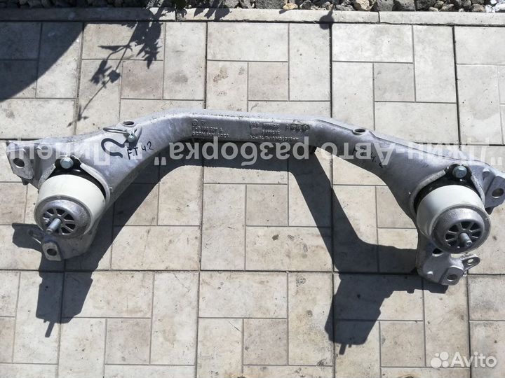 Балка передняя поперечная, подрамник Touareg Audi