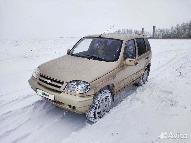 Авито нива шевроле оренбургская область. Chevrolet Niva 2007. Шевроле Нива серебристый 2007 авто ру. Шеви Нива бензин. Авто ру Урюпинск.