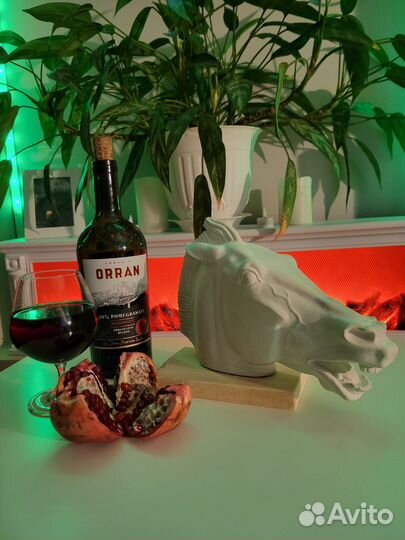 Лошадь из гипса статуэтка