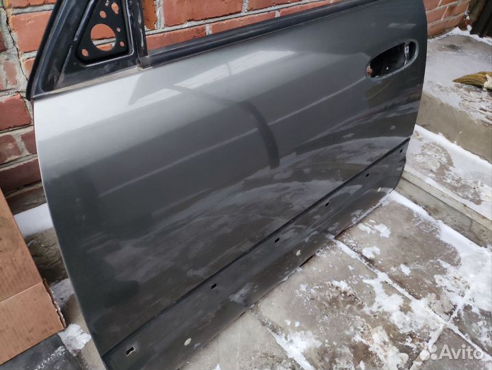 Тверь передняя левая lexus LX470