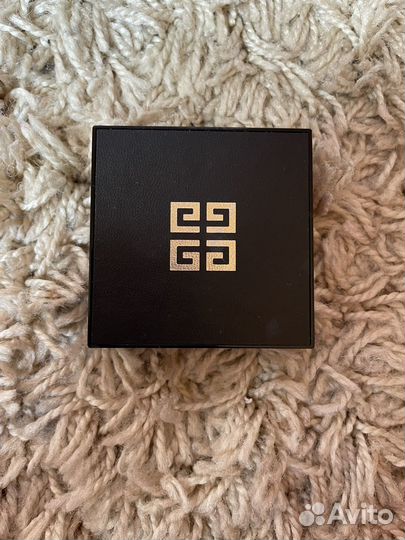 Givenchy бронзер