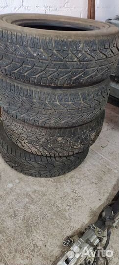 Tigar SUV Ice 215/65 R16