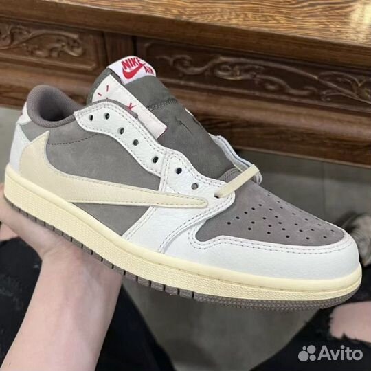 Travis Scott x Air Jordan 1Low OG SP Reverse Mocha