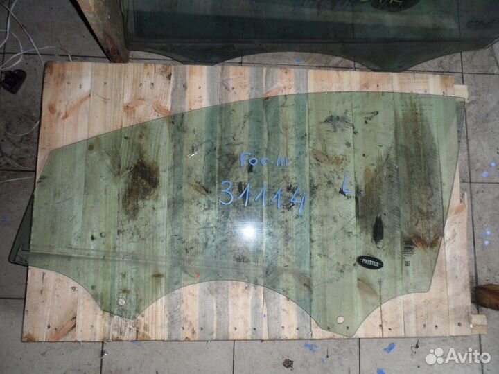 Стекло двери передней левой Ford Focus