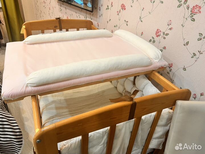 Пеленальная доска на кроватку