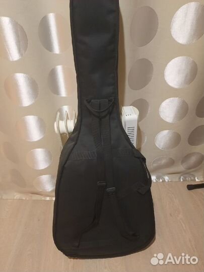 Гитара с чехлом