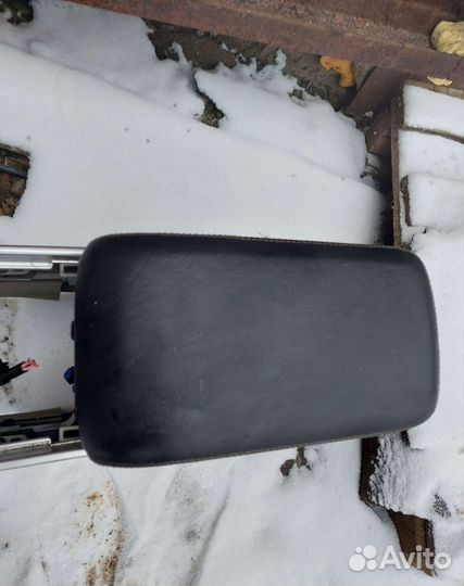 Подлокотник Мазда cx-7