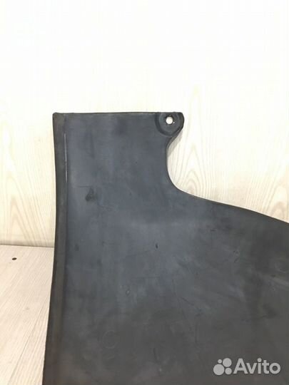 Подкрылок передний правый Mercedes Benz E300 W211