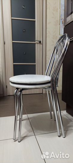 Стул со спинкой