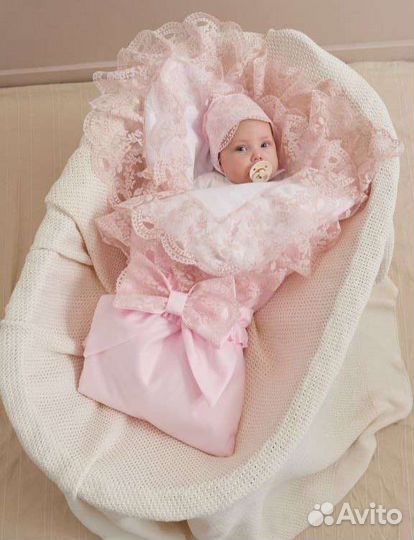 Конверт на выписку с костюмом для девочки