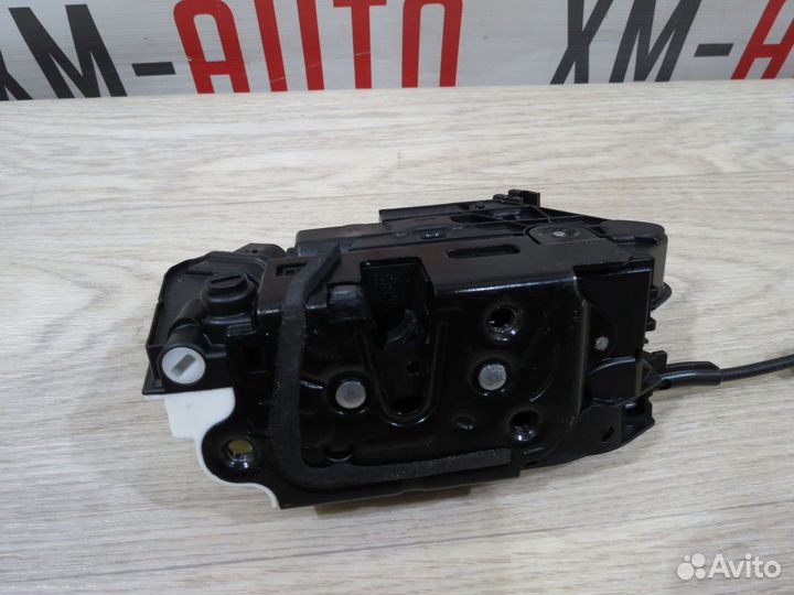 Замок двери задний левый Volkswagen Tiguan