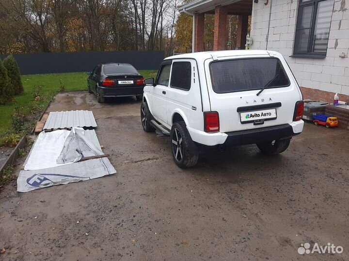 LADA 4x4 (Нива) 1.7 МТ, 2006, 194 000 км