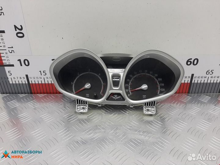 Щиток приборов (приборная панель) Ford Fiesta